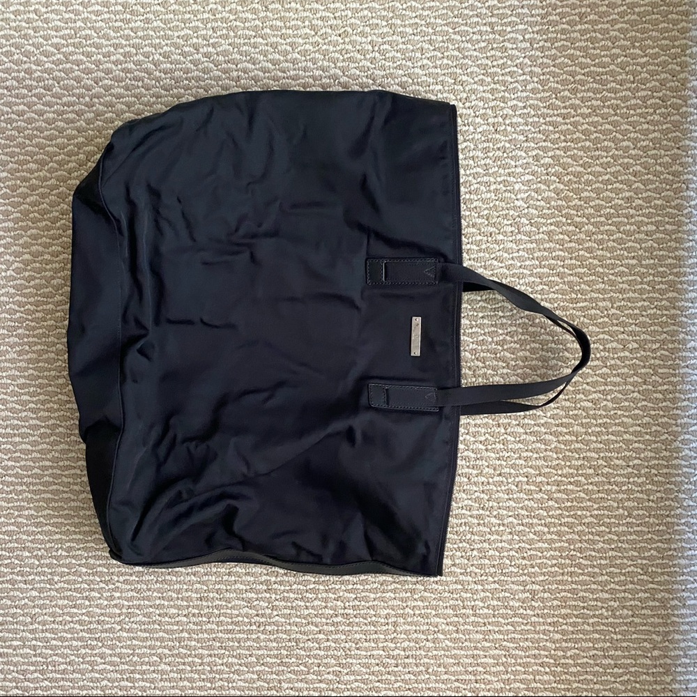 GUCCI Soft Black Luggage - Picture 2 of 8